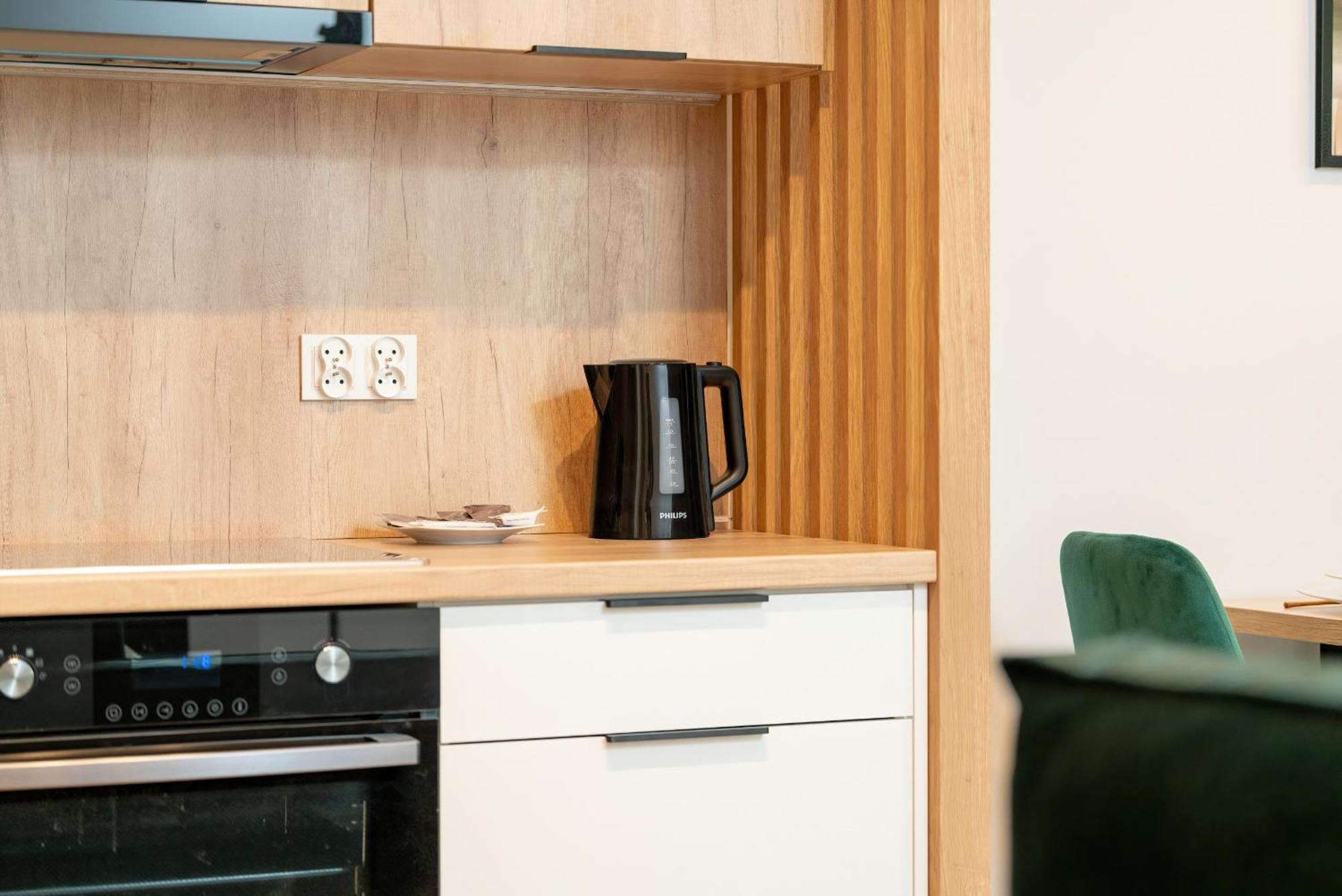 Cozy With Parking In By Renters Apartment Poznan