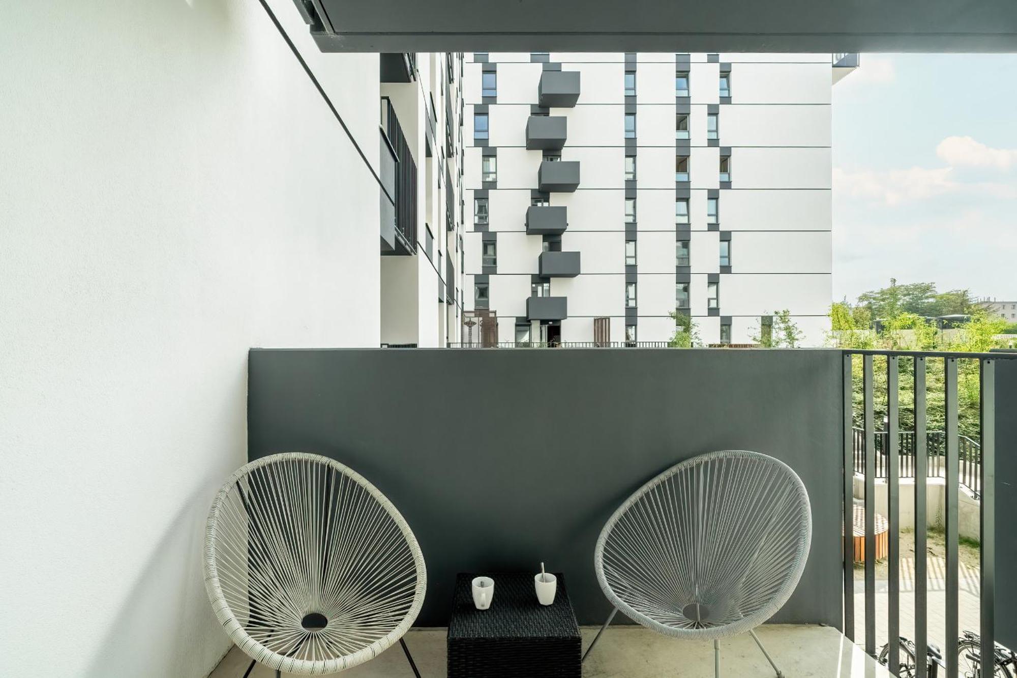 Cozy With Parking In By Renters Apartment Poznan