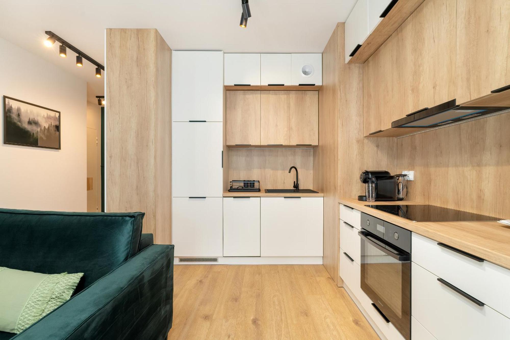 Apartment Cozy With Parking In By Renters Poznan